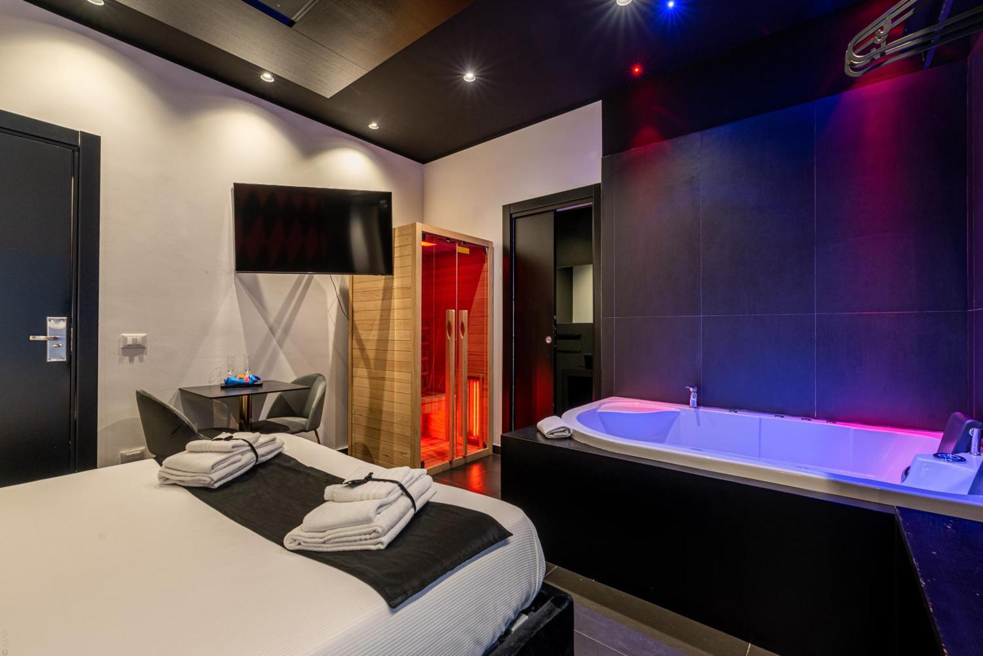 Maximum Hub Suite&Spa Palermo Exterior photo